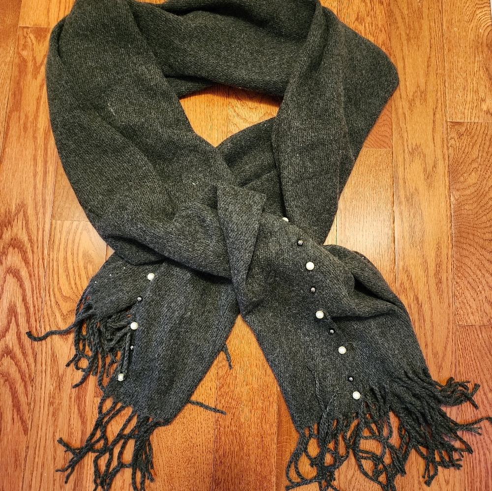 Dark grey pearl soft scarf